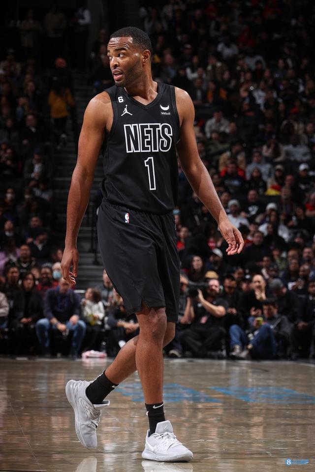 冒险往往与 冒险往往与